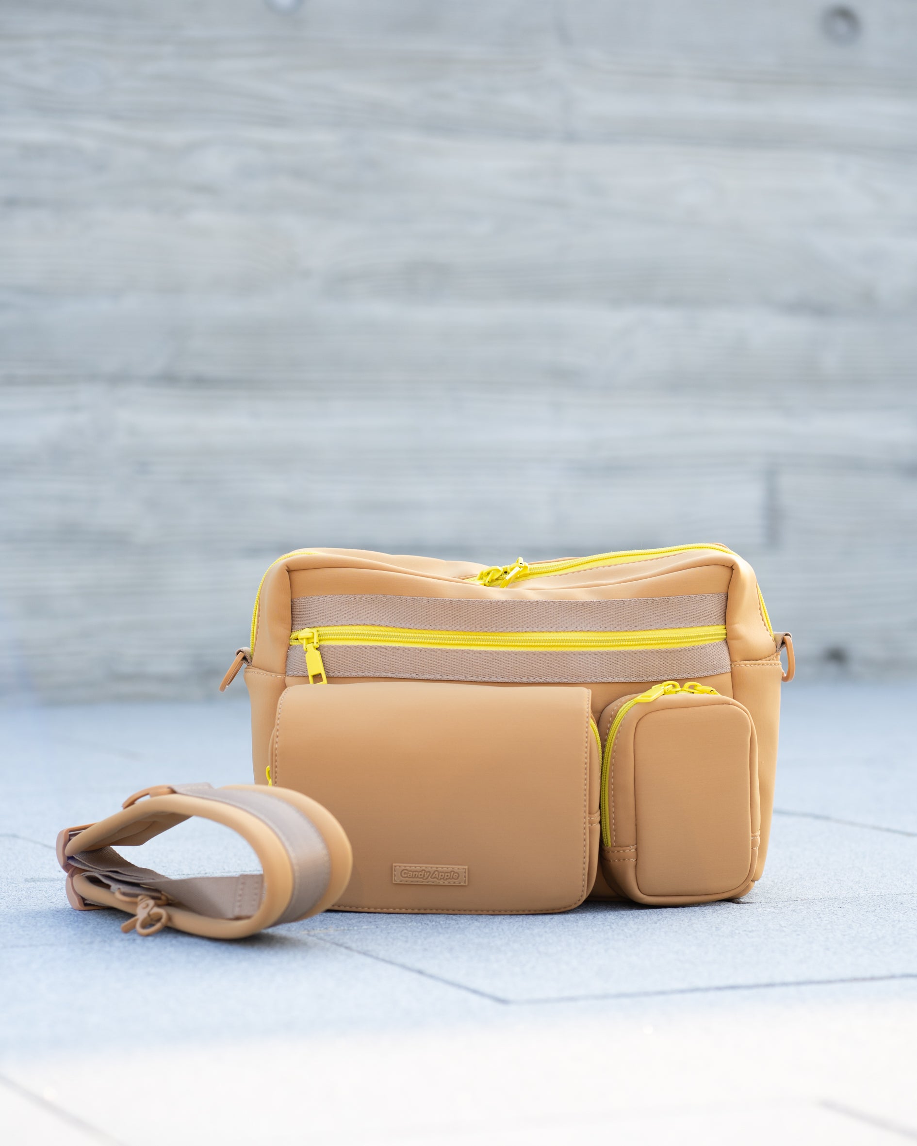 STROLL & GO (2-WAY) BAG (CARAMEL) – Candy Apple Pet Supply
